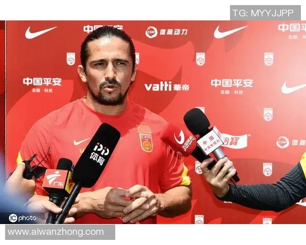 重庆足球队耐力变革引发热议探索新战术与训练模式的结合之路